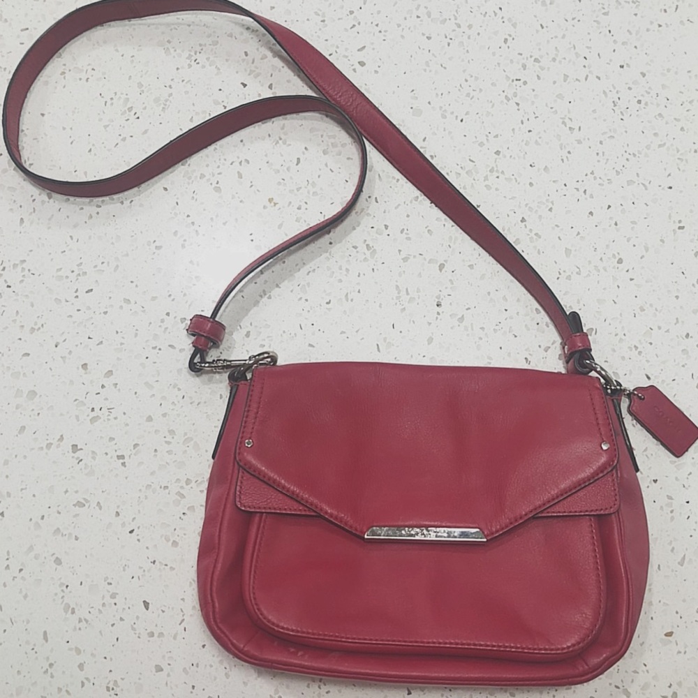 Crossbody Coach purse 👛